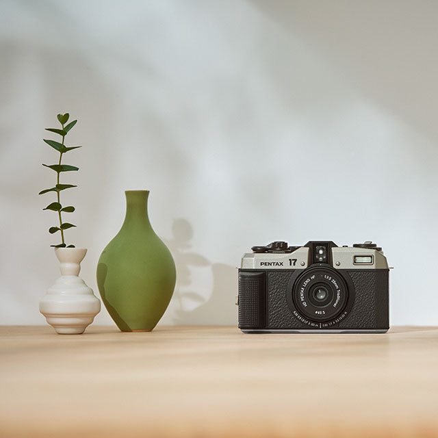 Pentax 17 Sølv Analog Kamera
