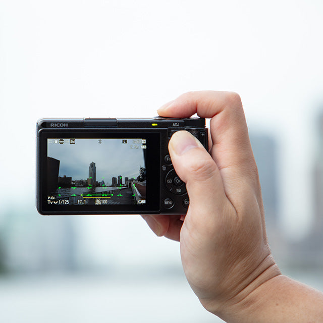 Ricoh GR IV