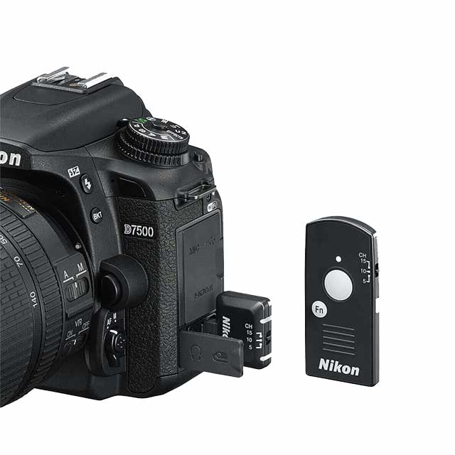 Nikon D7500 + 18-140mm VR Kit