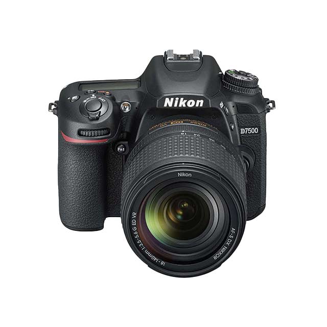 Nikon D7500 + 18-140mm VR Kit