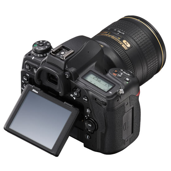 Nikon D780 + 24-120mm F/4 G ED VR Kit