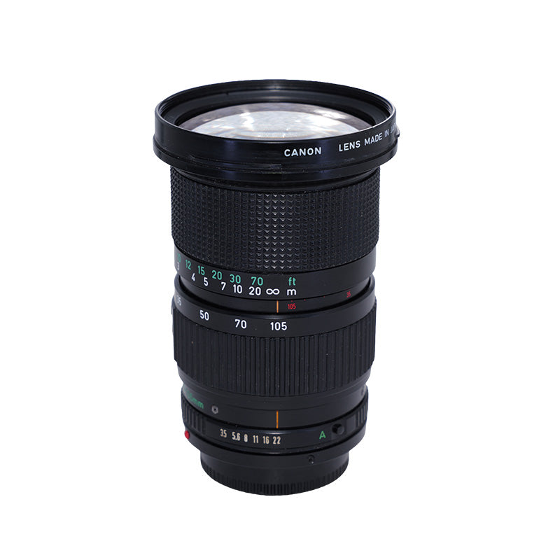 Brugt Canon New FD 35-105mm f/3.5 set fra siden med zoom- og fokusring