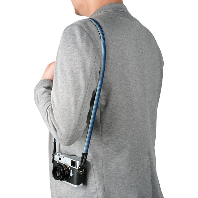 ARTISAN & ARTIST ACAM-312A Silk Camera Strap Gradation Navy / Sølv
