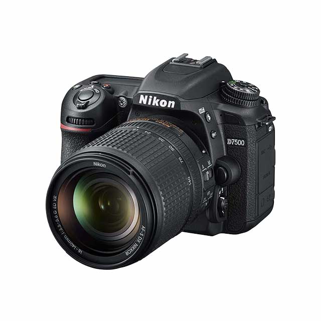 Nikon D7500 + 18-140mm VR Kit