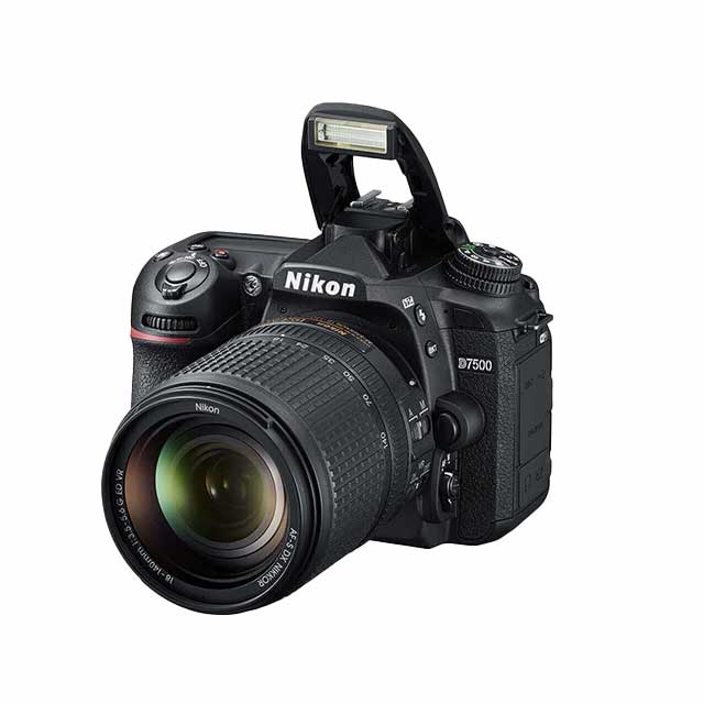 Nikon D7500 + 18-140mm VR Kit