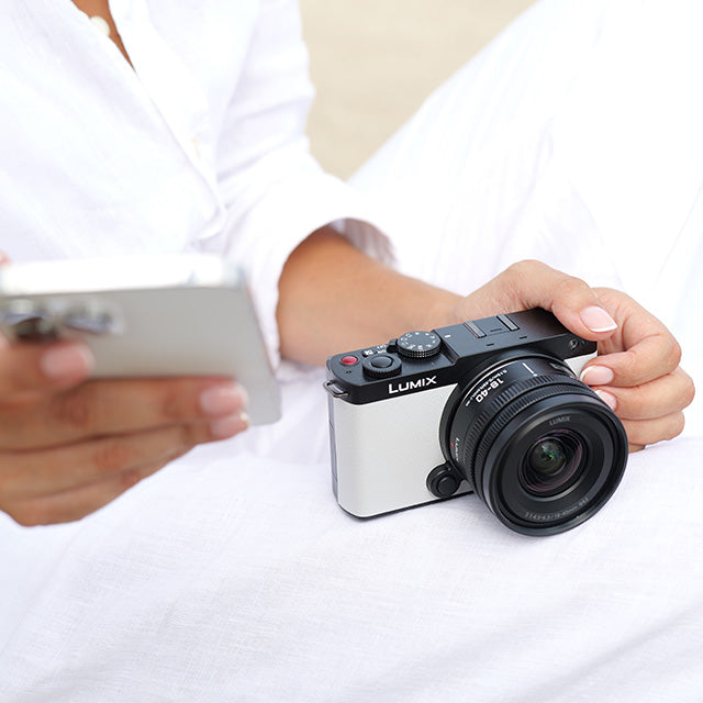 Panasonic Lumix S9 Smokey White + 18-40mm F/4.5-6.3
