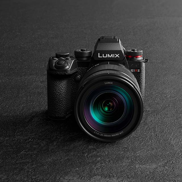 Panasonic Lumix S1RII Hus + 24-105mm F/4 