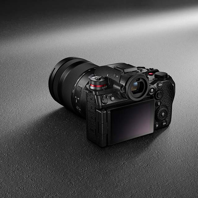 Panasonic Lumix S1RII Hus + 24-105mm F/4 