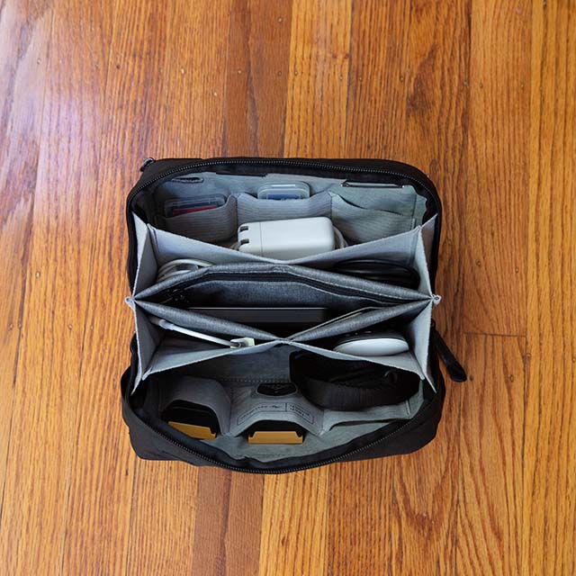 Peak Design Tech Pouch Sort